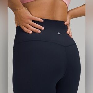 120 LULULEMON LEGGING W 13” R 12.5” L 37.2”